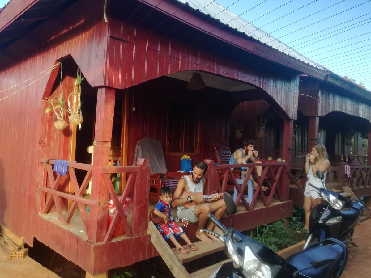 Bee Bee'S Chalets Home Stay And Trekking Banlung Exterior foto
