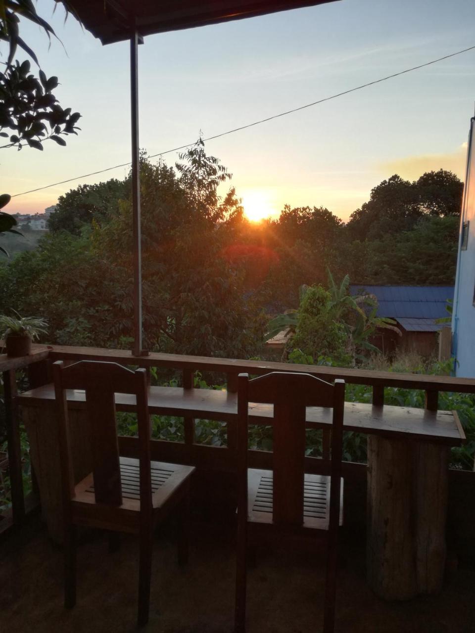 Bee Bee'S Chalets Home Stay And Trekking Banlung Exterior foto