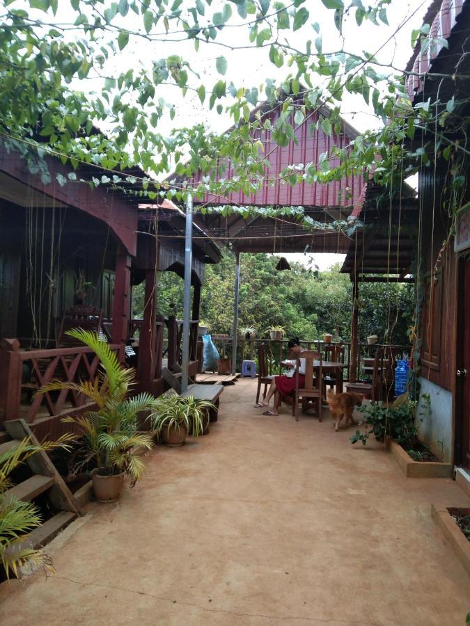 Bee Bee'S Chalets Home Stay And Trekking Banlung Exterior foto